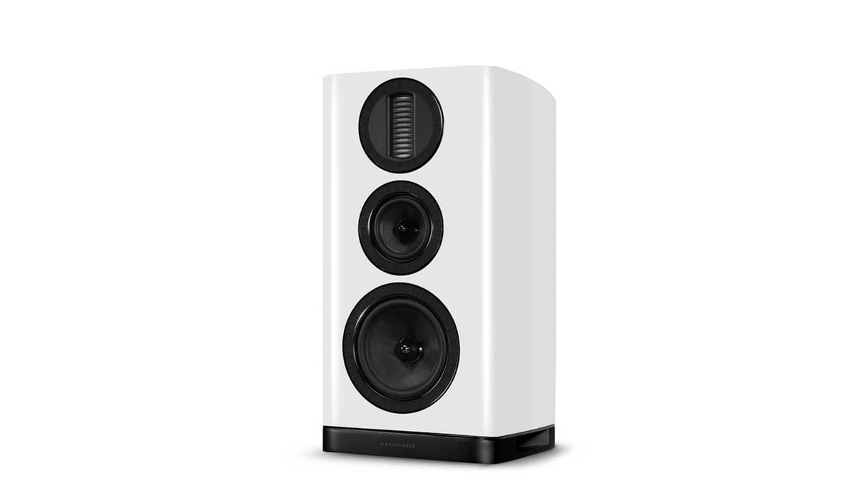 Aura 2 bookshelf speaker in white
